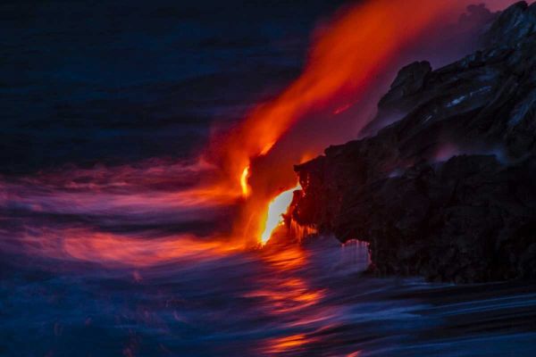 HI, Kilauea Hot Lava flowing into the ocean